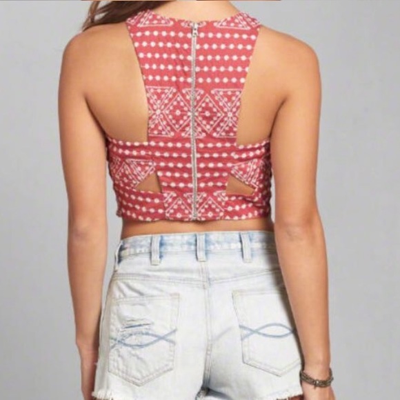 NWOT A&F Patterned Cropped Shell - Picture 6 of 6